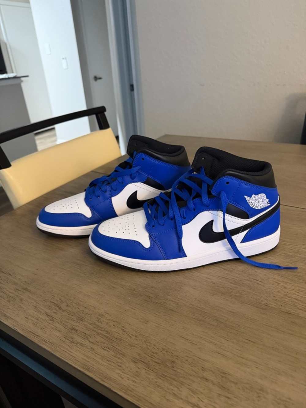 Nike Air Jordan 1 Mid Royal Blue/White/Black - Picture 3 of 4